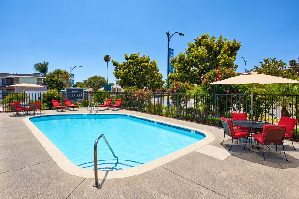 Eden Roc Inn & Suites — photo 5